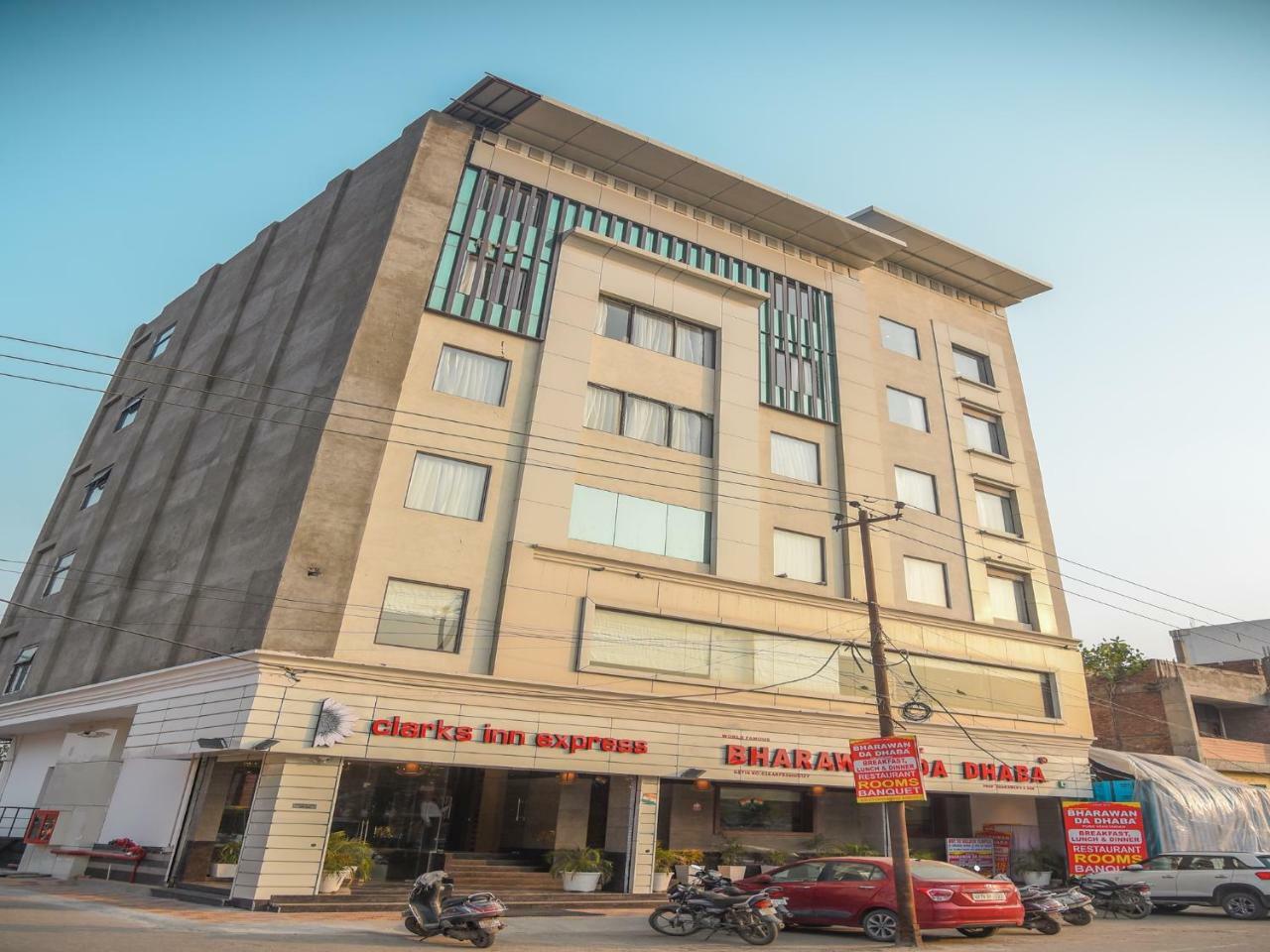 Bharawan Clarks Inn Express Amritsar Exteriér fotografie